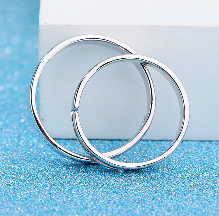 Long distance new arrivals rings heartbeat