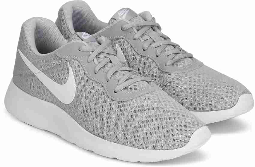 Nike tanjun store light grey