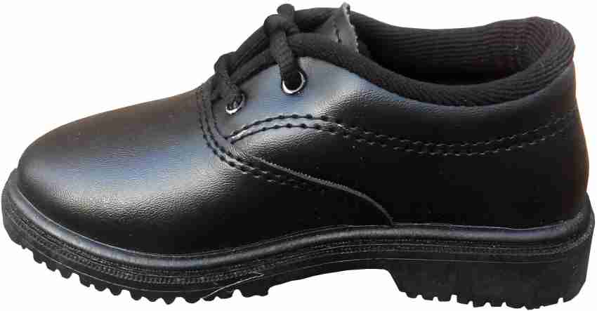 Relaxo school sale shoes