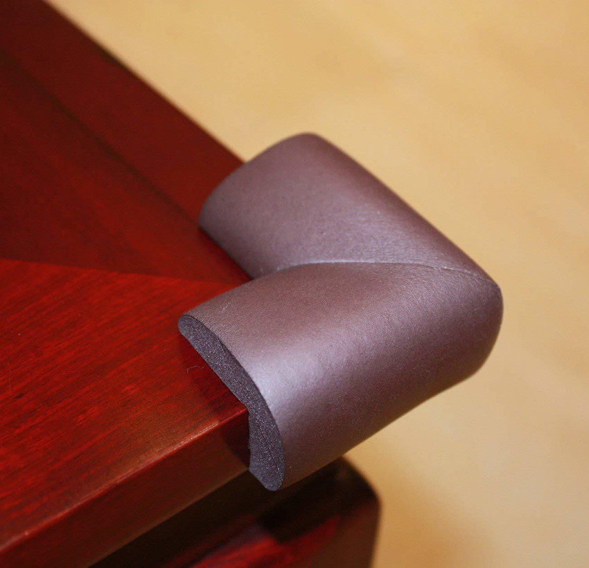 Rubber corner top guards for tables