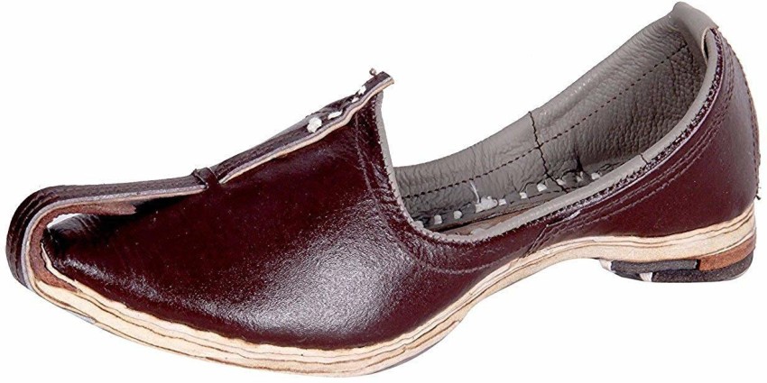 Leather deals mojari shoes