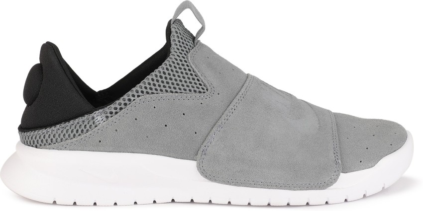 Nike benassi slip store on sneakers