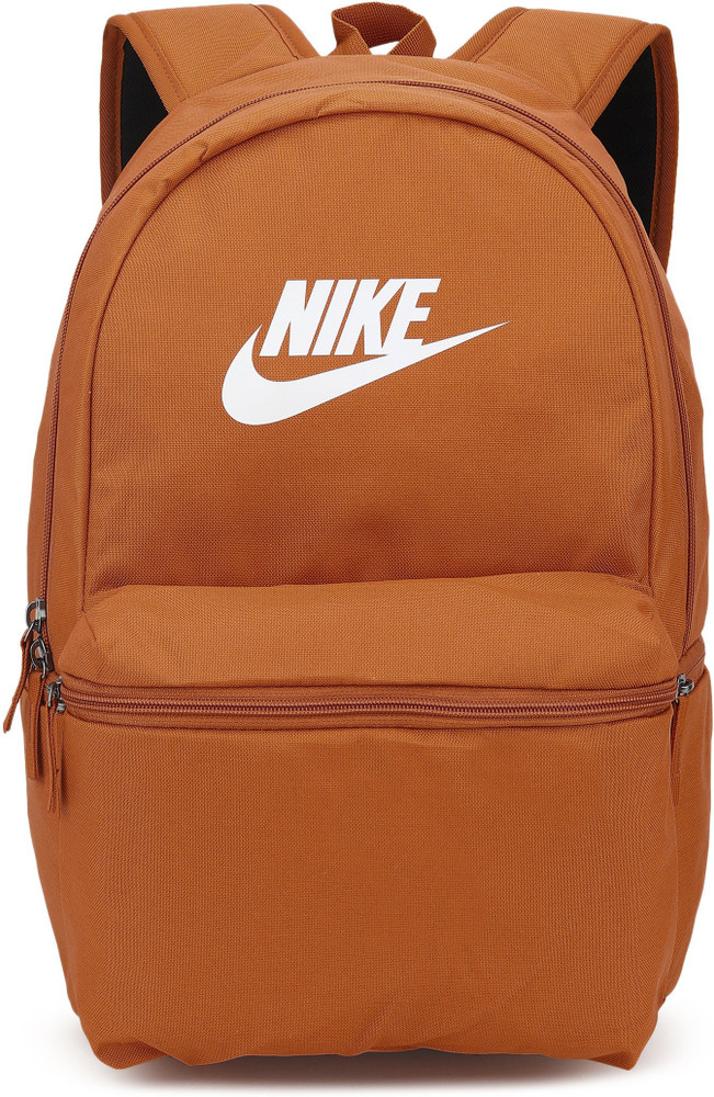Nike heritage 26l sales