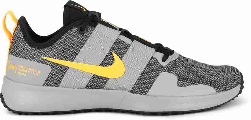 Nike varsity compete tr 2 grey discount
