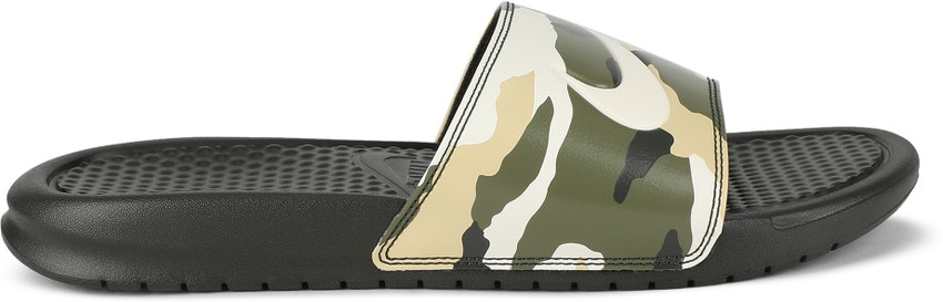NIKE Men Benassi