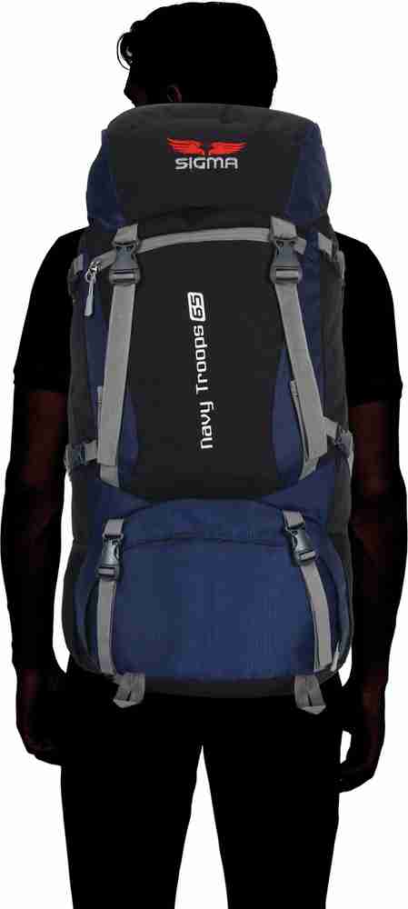 Rucksack with clearance back support