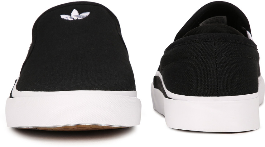 Sabalo slip on deals
