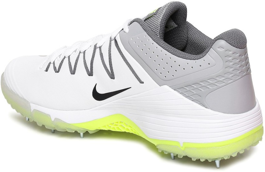 Nike domain 2 on sale cricket shoes uk