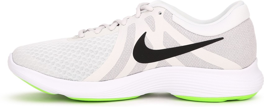 White nike revolution clearance 4