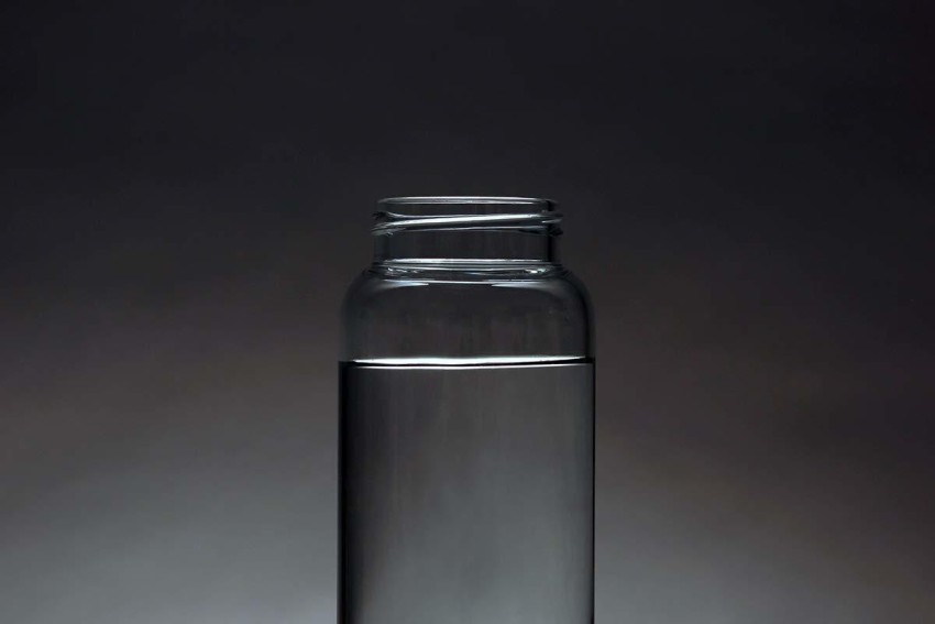 https://rukminim2.flixcart.com/image/850/1000/jz8qf0w0/bottle/y/m/v/1000-borosilicate-fully-transparent-clear-glass-water-bottle-1-original-imafjavhpf8whnaf.jpeg?q=90