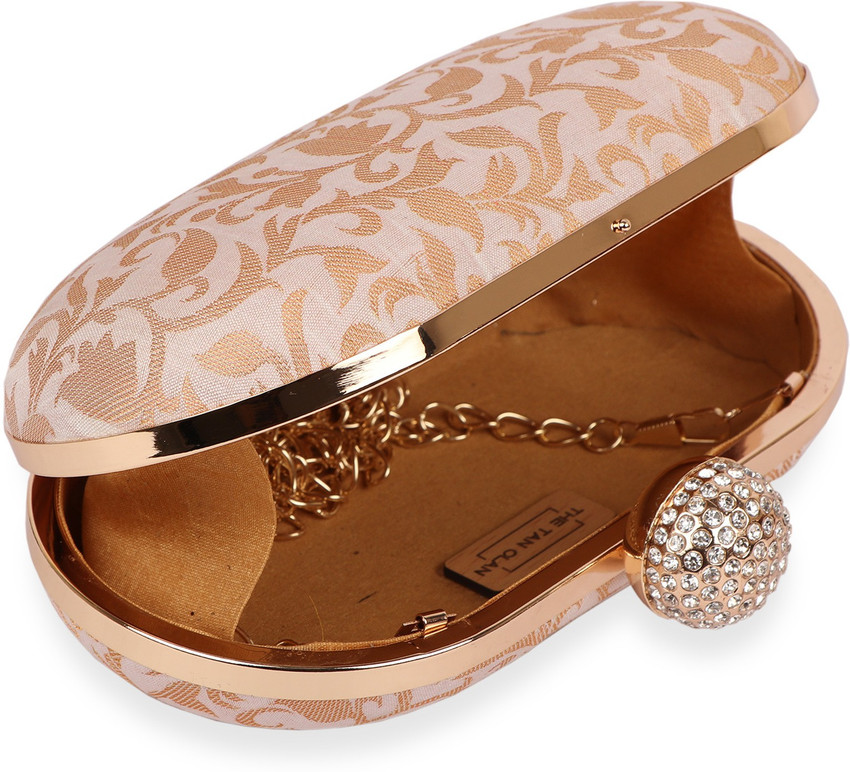The tan clan clearance clutch