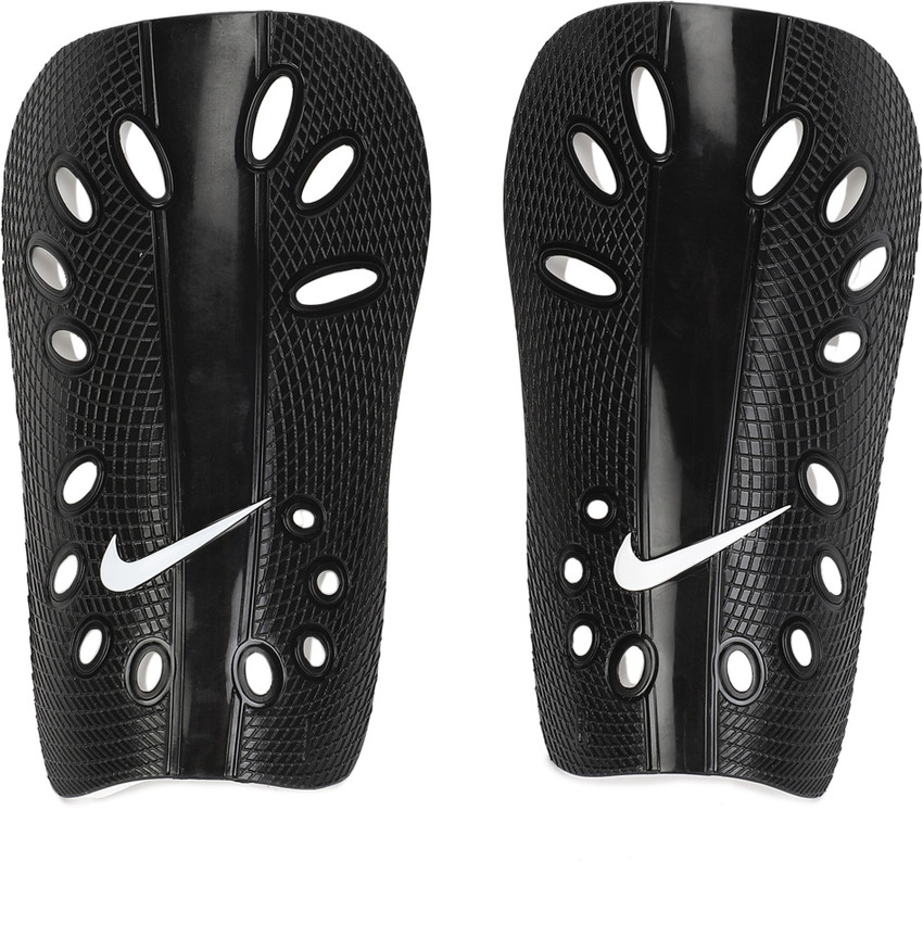 Nike shin shop guards flipkart