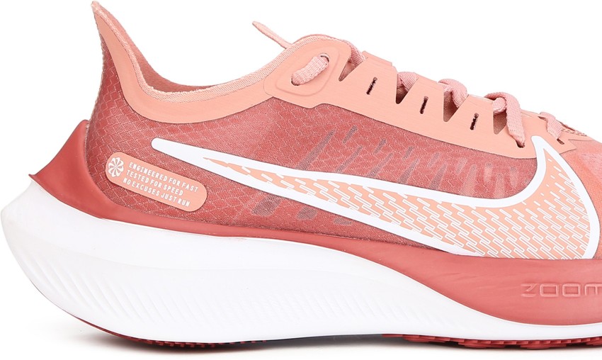 Nike zoom gravity clearance women's running shoes pink