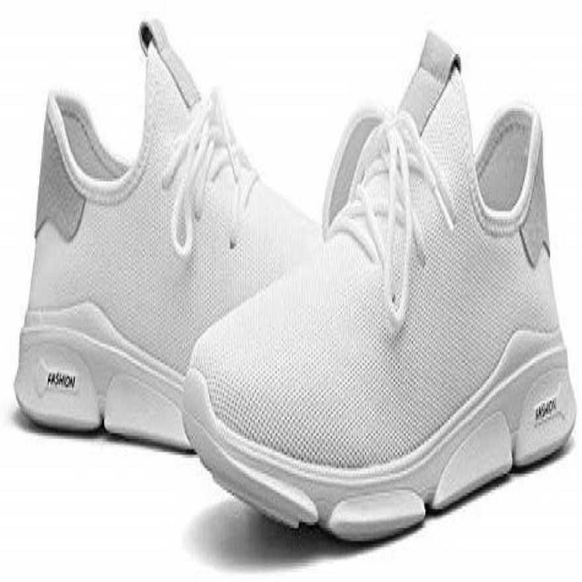 White sports deals shoes flipkart