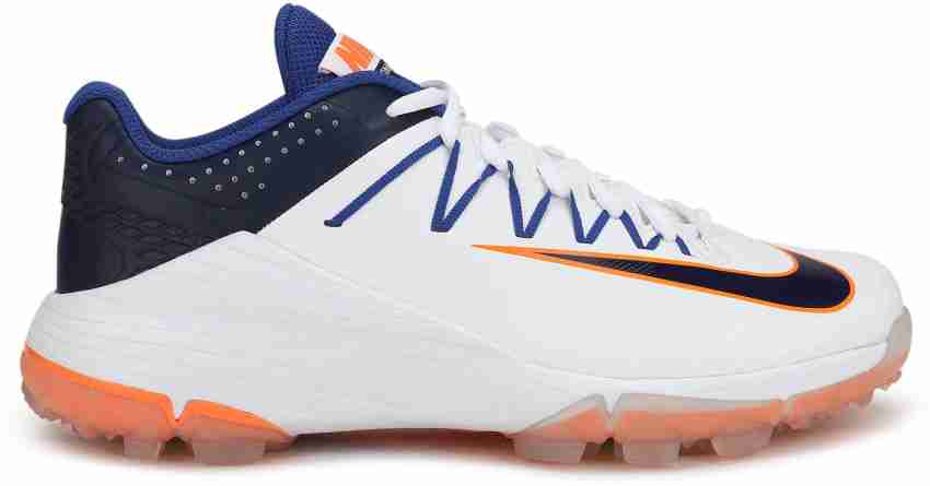 Nike hotsell cricket studs