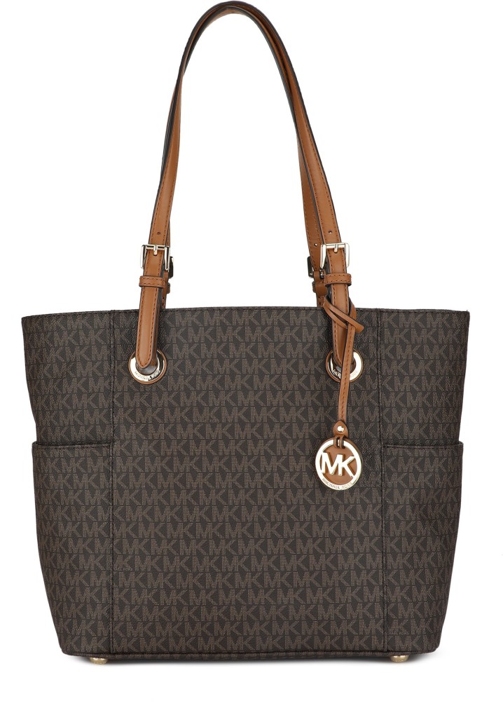 Why are Michael Kors bags so popular?