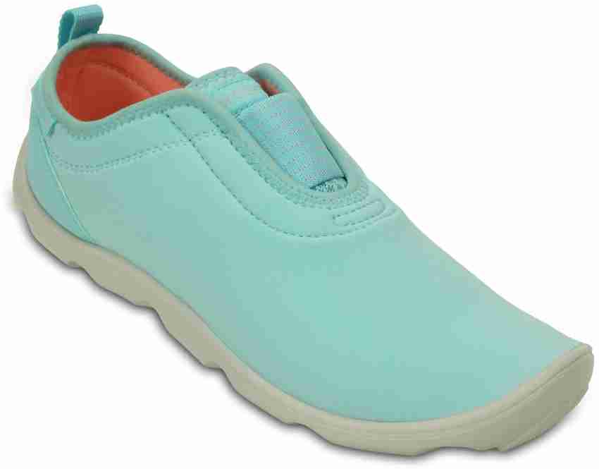 Crocs women's duet sale busy day shoe