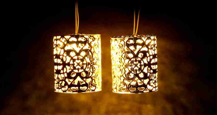 Decorative outlet hanging lamp