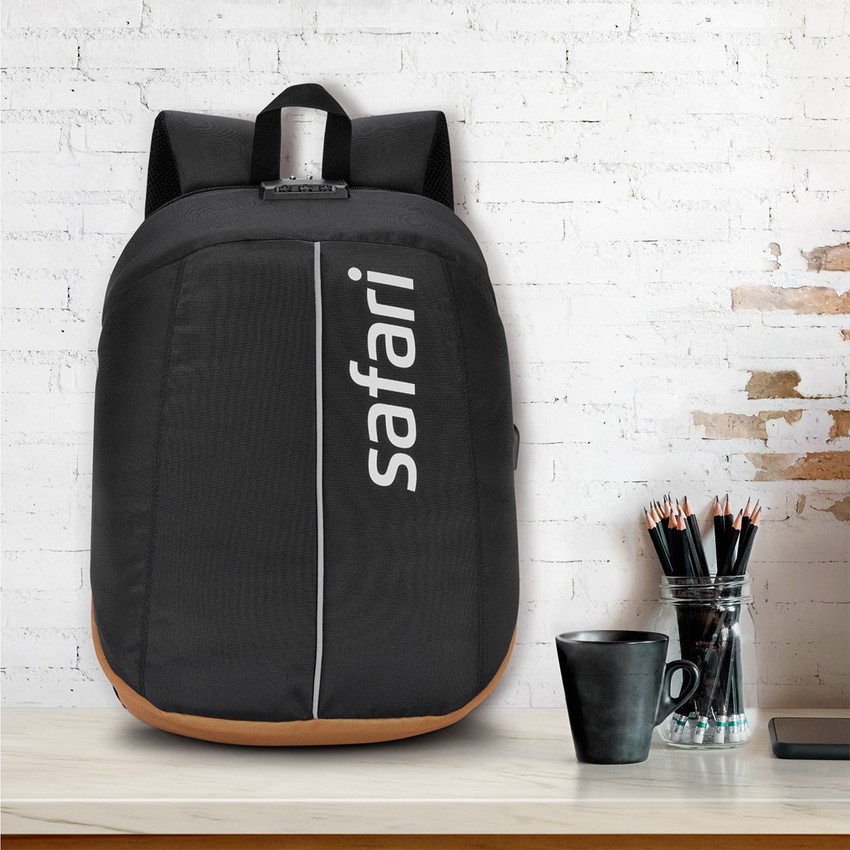 SAFARI Vault Anti Theft Backpack with Lock and USB 30 L Laptop