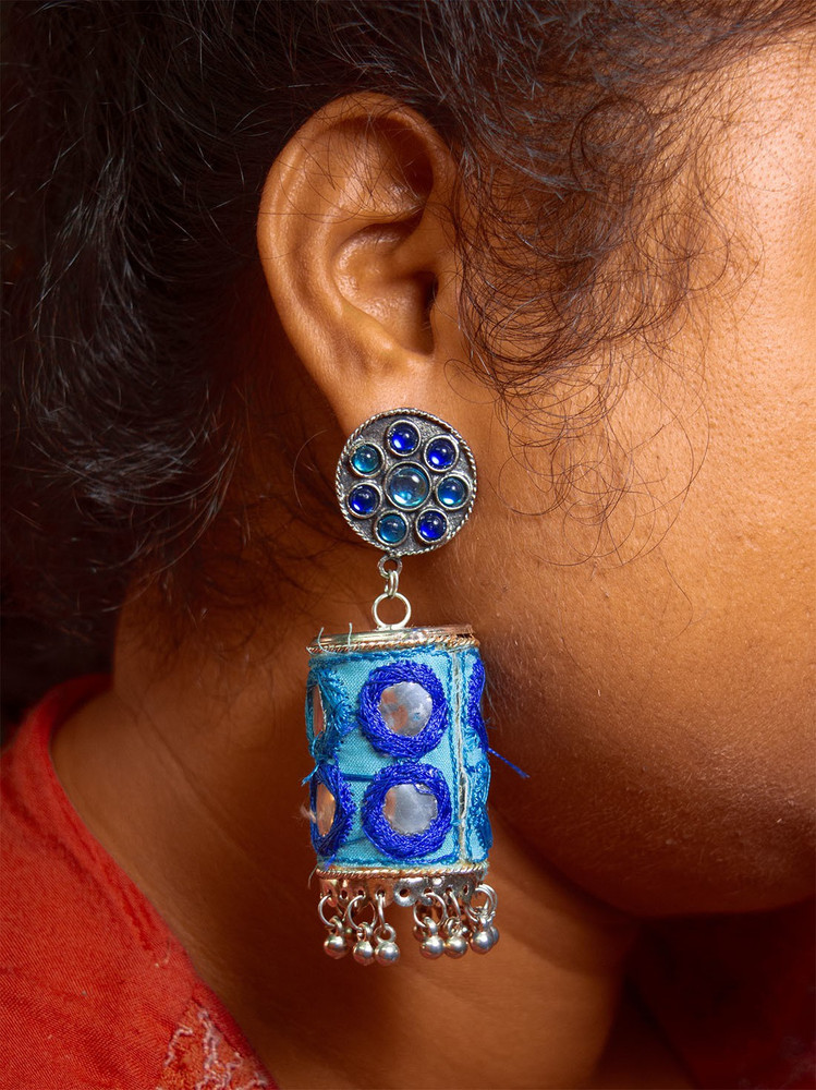 Details 75+ woolen thread earrings best 3tdesign.edu.vn