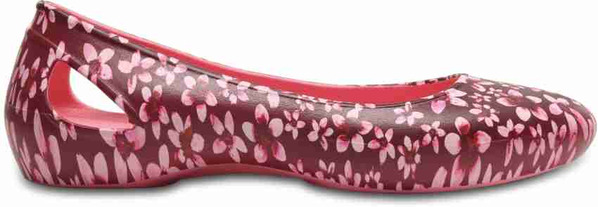 Crocs laura graphic deals flats