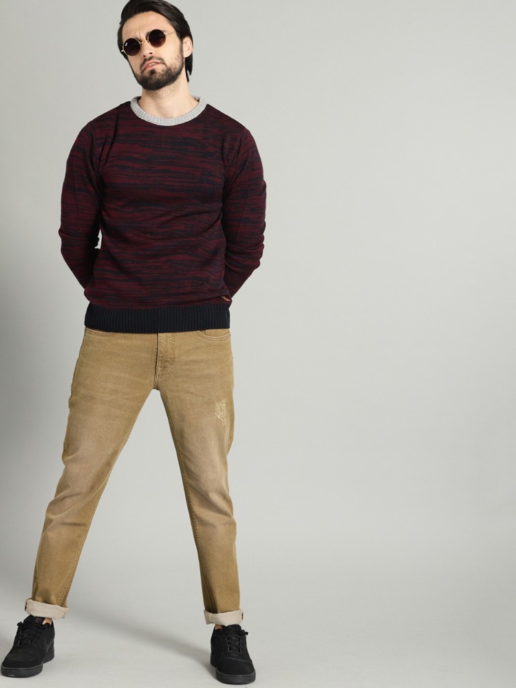 Maroon sweater hotsell mens outfit