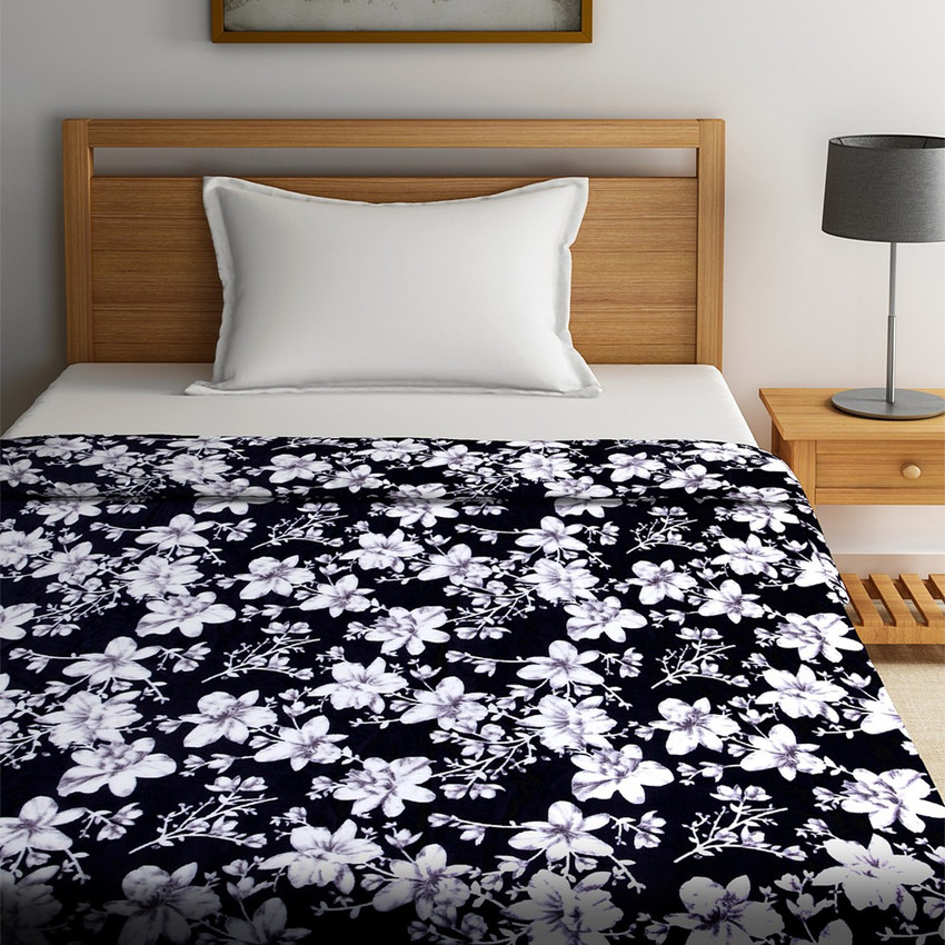 Portico feather coral blanket outlet