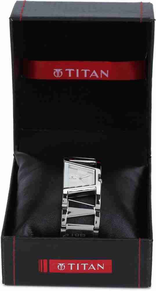 Titan hotsell watch nh2486sm01