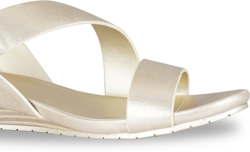 Kenneth Cole Women Gold Sandals Buy Kenneth Cole Women Gold