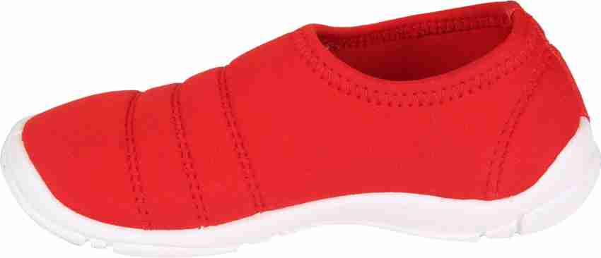 Bata red bubblegummer softy on sale shoes