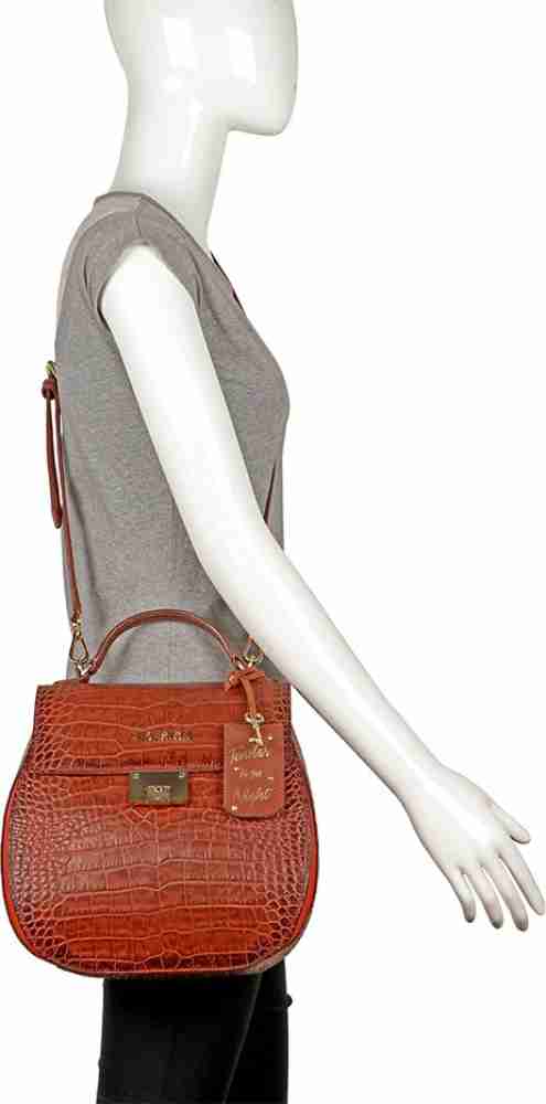 Hidesign Fling 01 Tan Leather Womens Sling Bag: Buy Hidesign Fling 01 Tan  Leather Womens Sling Bag Online at Best Price in India