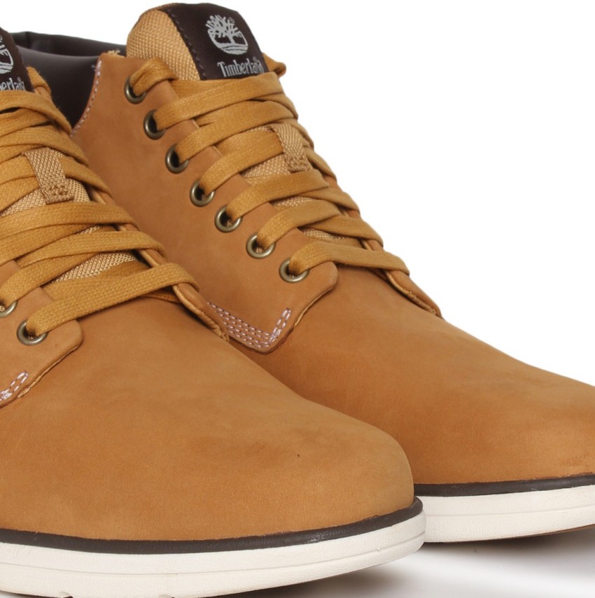 Timberland brown sale chukka boots