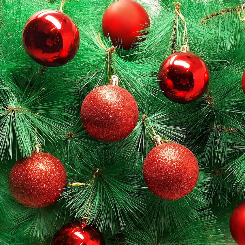 Xmas shop tree balls