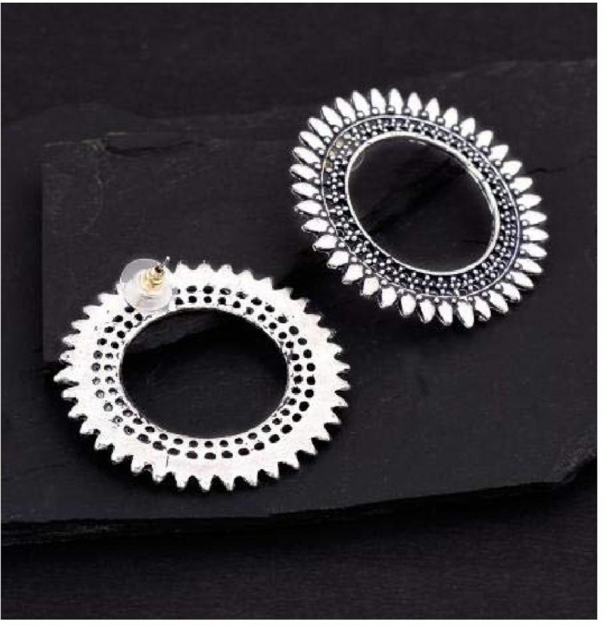 Double C engraved studs 