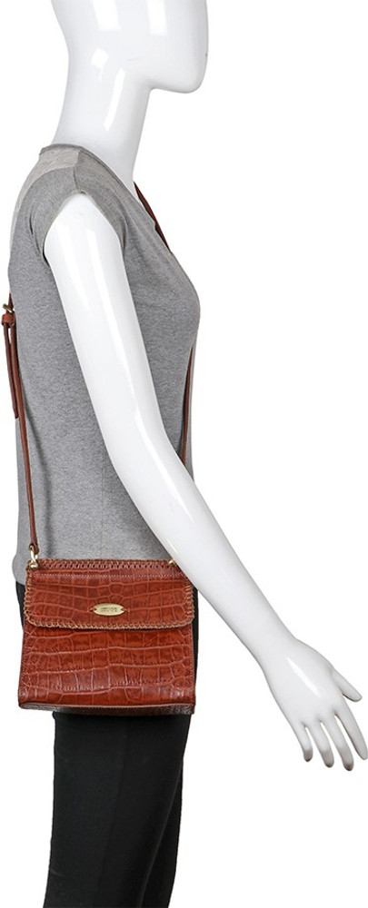 Hidesign sling bags flipkart deals