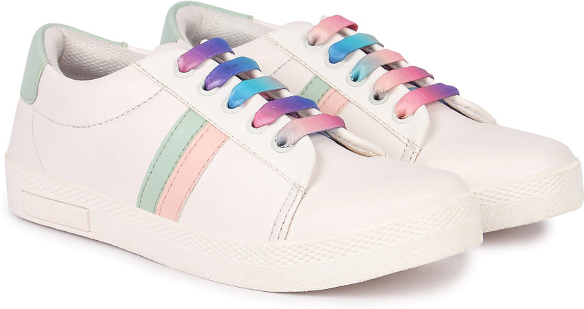 White shoes discount with colored laces