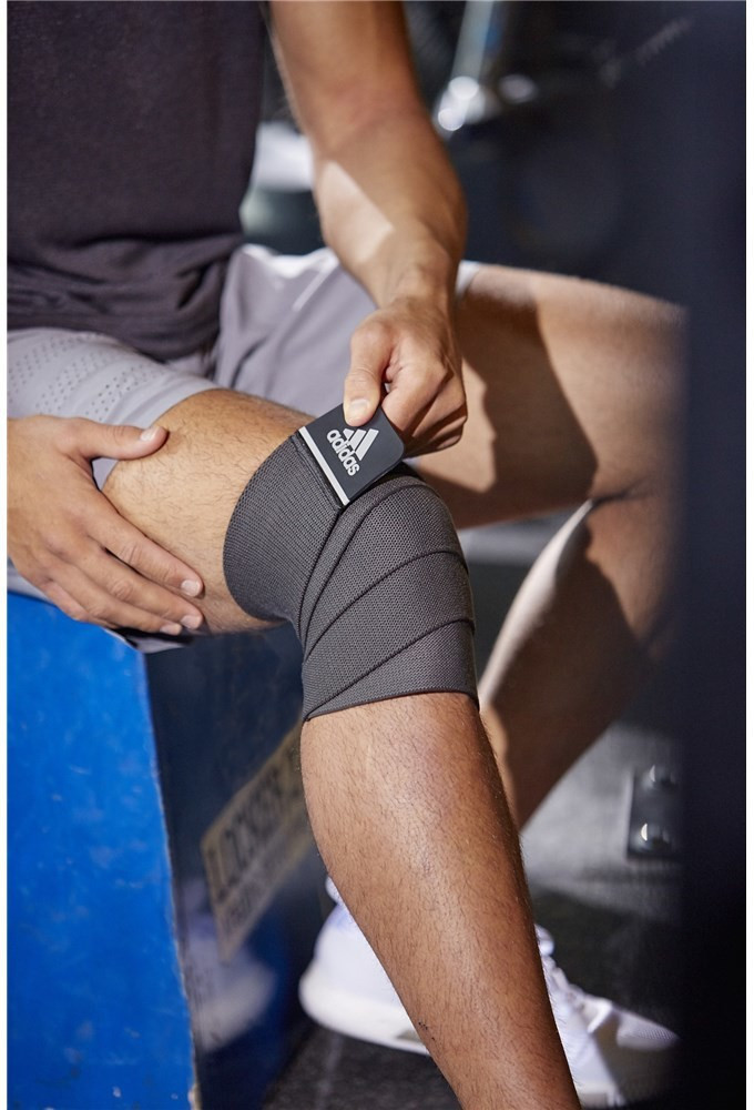 Adidas knee support top
