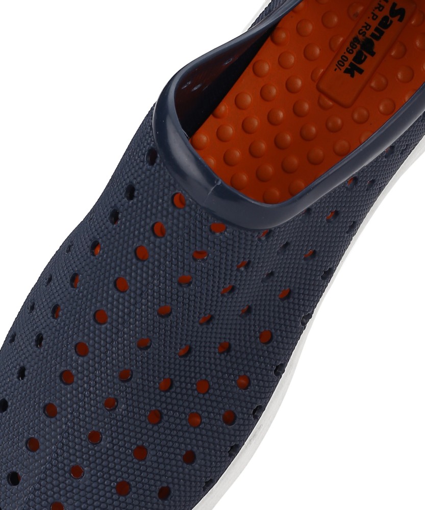 Rainy shoes for mens on sale flipkart