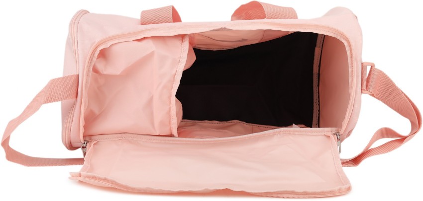 Nike Team Duffel Bag in Pink