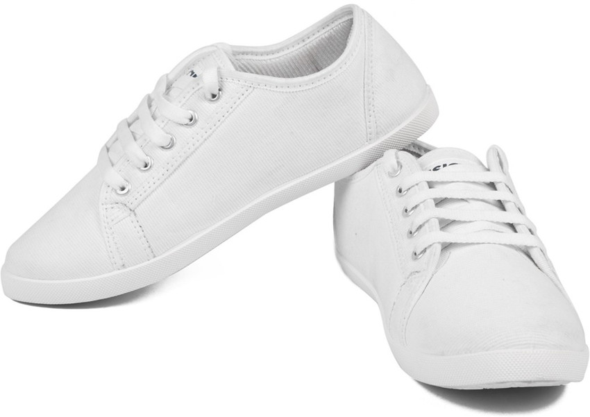 White canvas shoes flipkart store