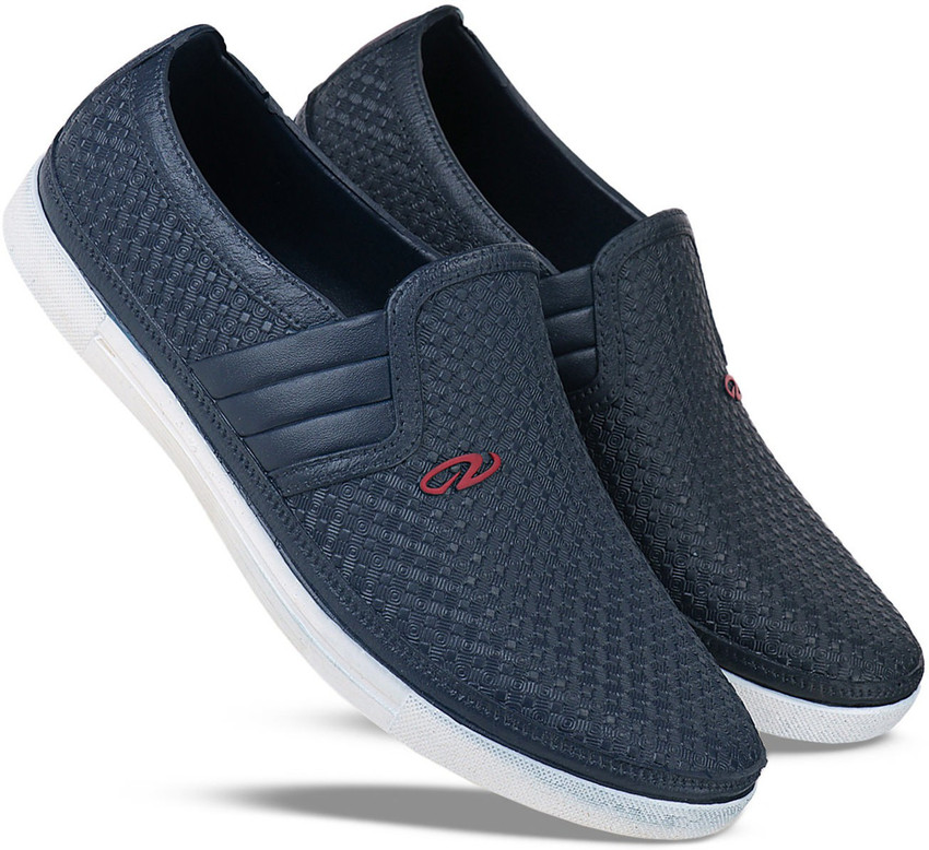 Sneaker for rainy season clearance