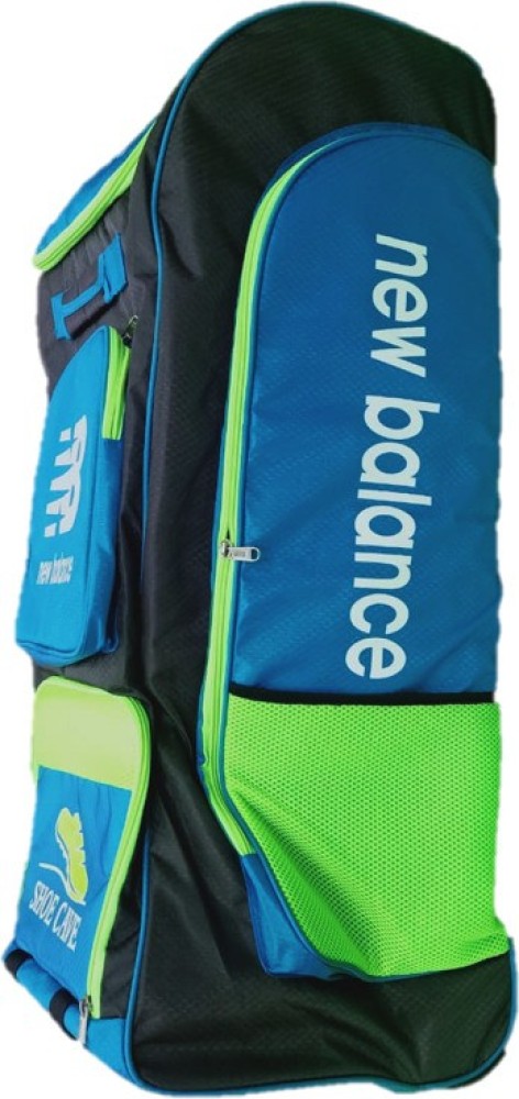Buy New Balance Club Wheelie Cricket Kit Bag (Blue) Online at Low Prices in  India - Amazon.in