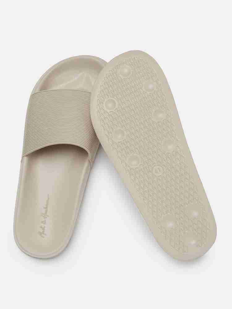 Mast and harbour flip flops top