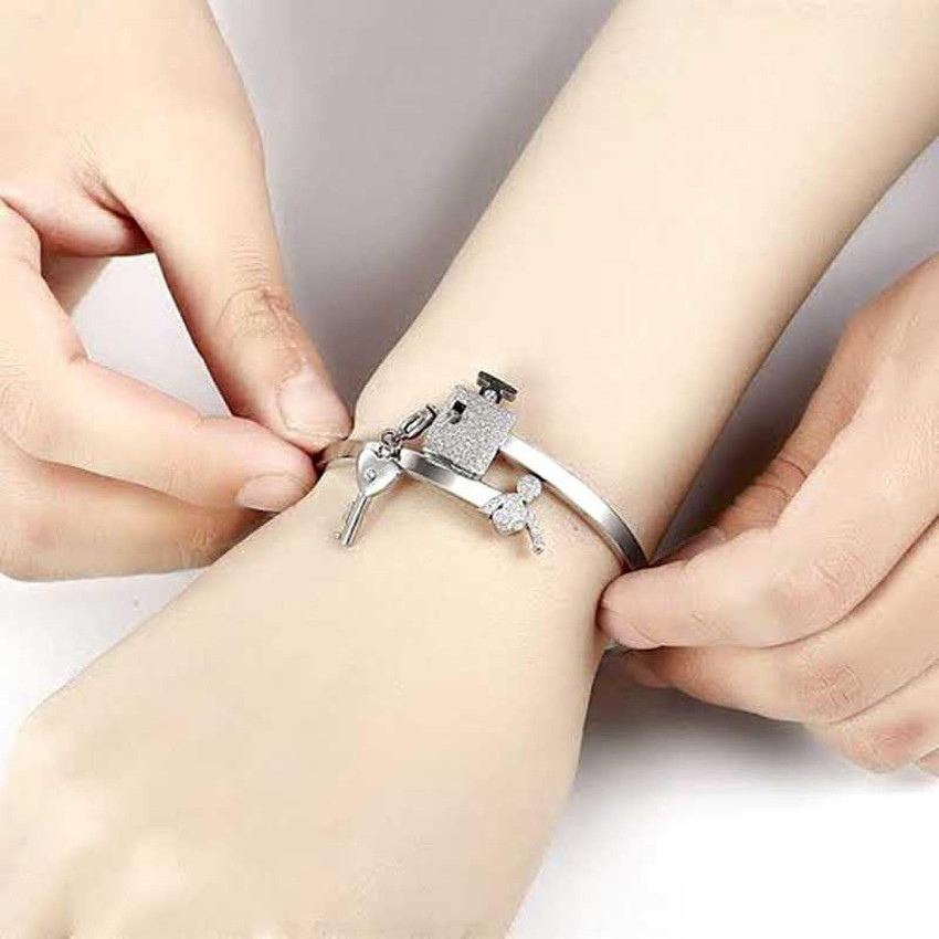 Couple bracelets lock on sale and key flipkart