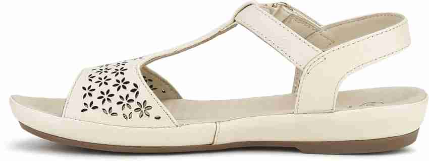 Hush puppies best sale white sandals