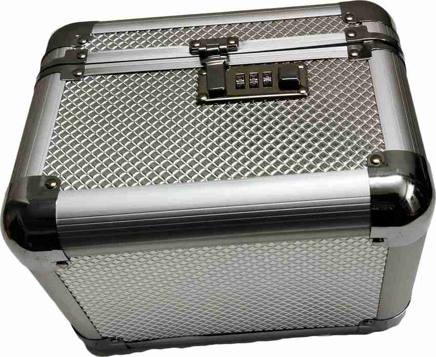 Vanity case with clearance lock