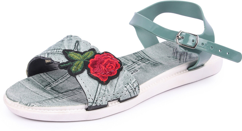Sandal sales girl flipkart