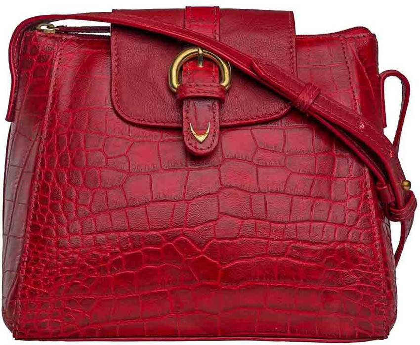 Aggregate 82+ hidesign sling bags flipkart esthdonghoadian