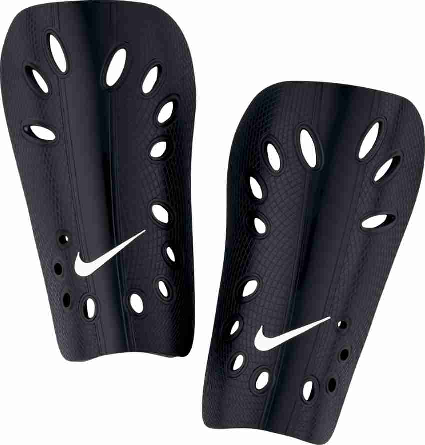 Nike shin hot sale guards myntra