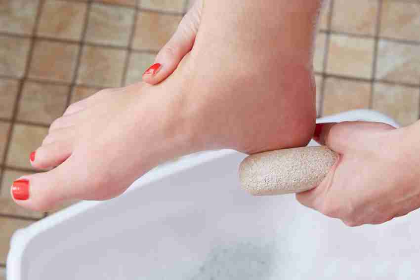 How To Use A Pumice Stone For Beautiful Feet: Best Techniques And Benefits